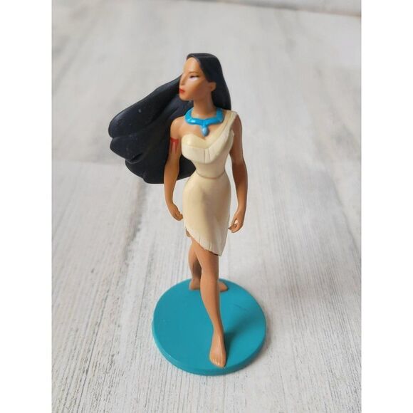 Pocahontas princess Disney Pixar toy figure - Picture 1 of 5